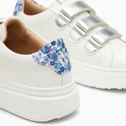 Baskets éclair Salomé blanc et bleu à scratchs argent