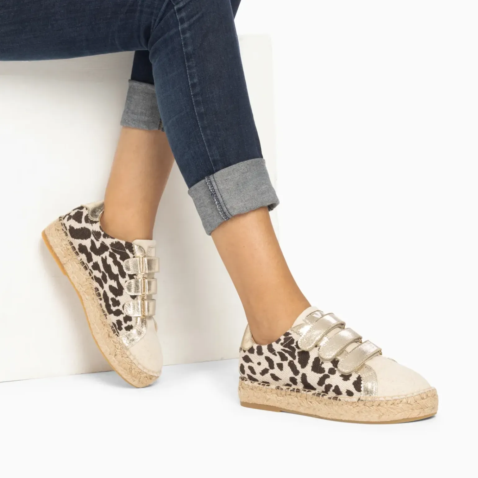 Baskets espadrilles Alyssa léopard et or à scratchs