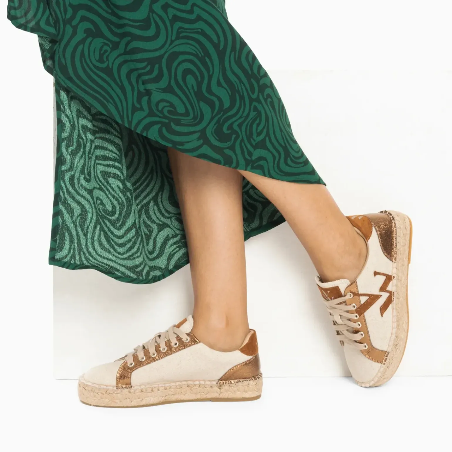 Baskets monogramme Aurore café et bronze à semelle espadrille