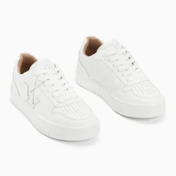Baskets monogramme Calie blanches monochromes