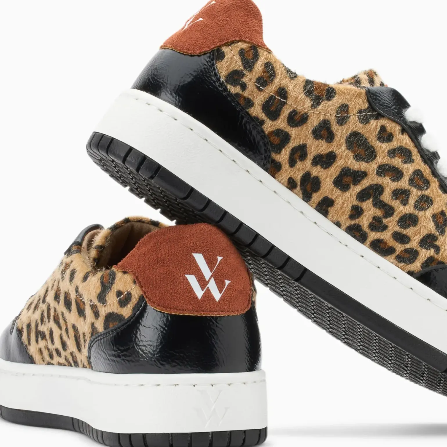 Baskets monogramme Kasia léopard à lacets