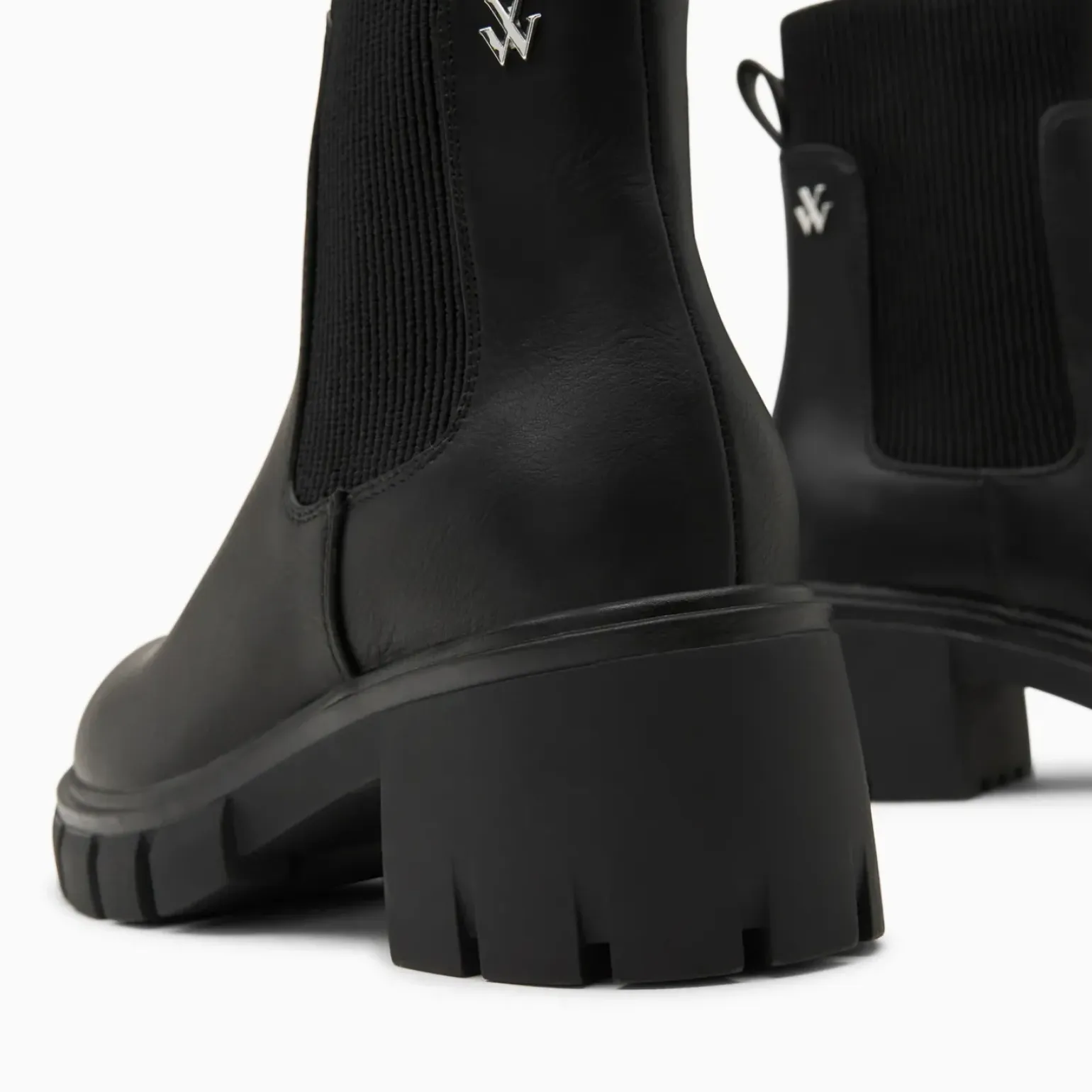 Bottines Chelsea Annie noires à talon cranté