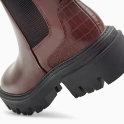 Bottines Chelsea Pamela bordeaux vernies à semelle crantée