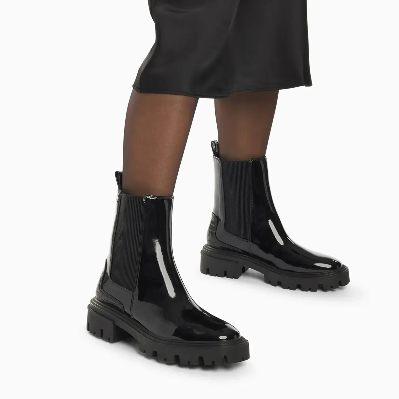 Bottines Chelsea Pamela noires vernies à semelle crantée
