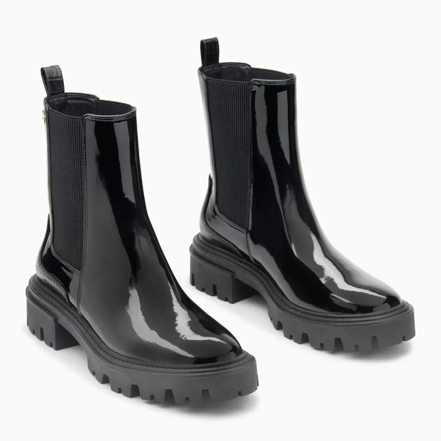 Bottines Chelsea Pamela noires vernies à semelle crantée