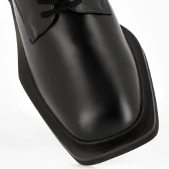 Derbies Leona noires à semelle carrée