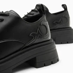 Derbies Meredith noires à semelle crantée