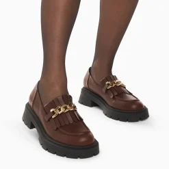 Mocassins Angèle marron à chaîne or et semelle crantée