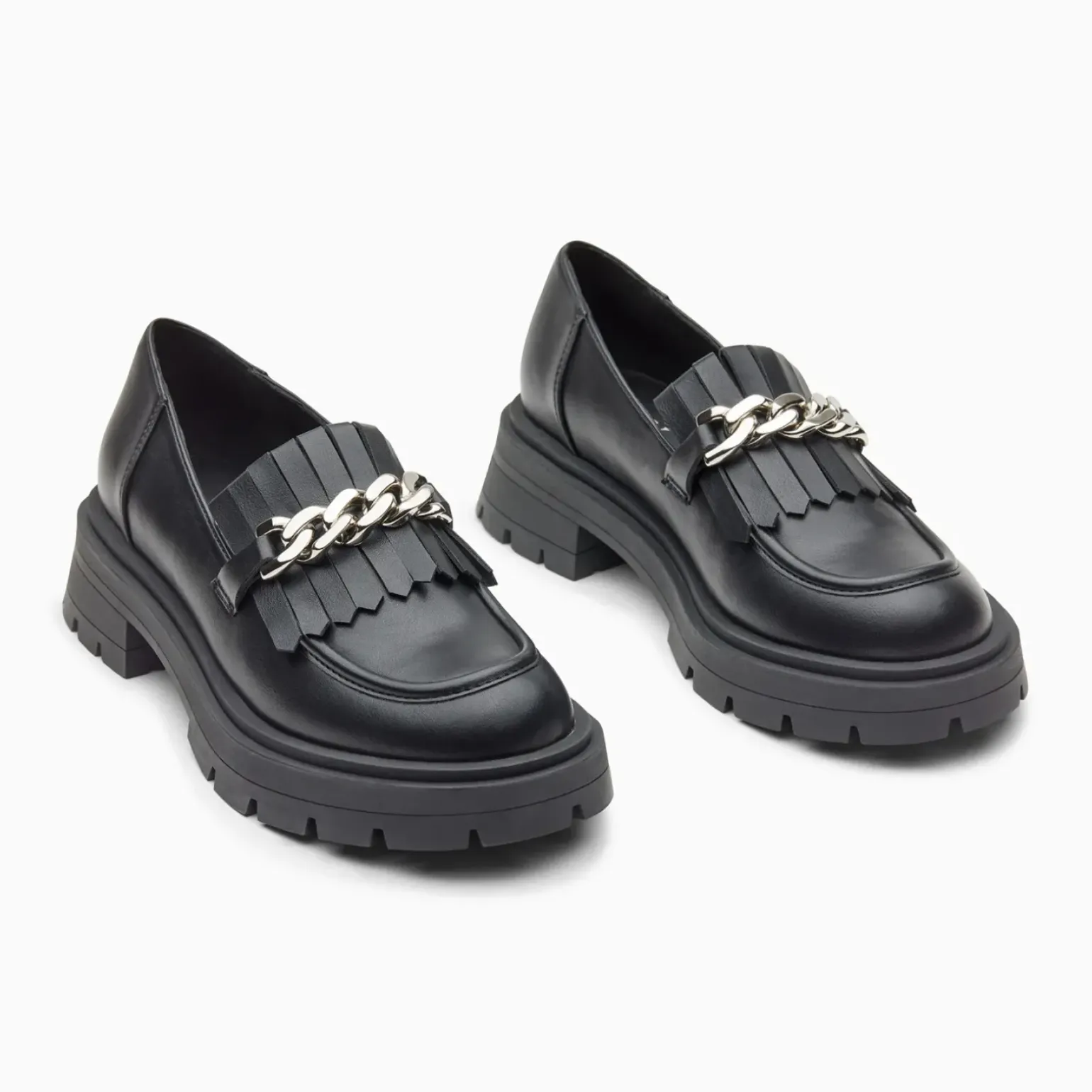 Mocassins Angèle noirs à chaîne argent et semelle crantée