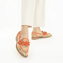 Mocassins Barbara orange à chaîne mate
