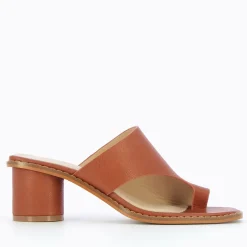 Mules Cyrielle camel passe-pouce à talon rond