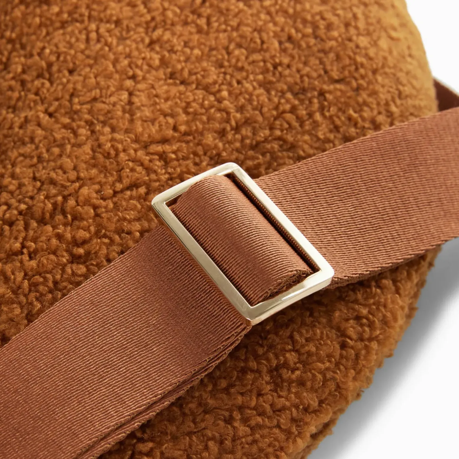 Sac banane oversize Annaelle camel en fausse fourrure