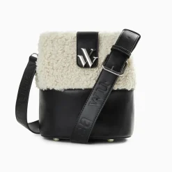Sac seau Leslie noir en fausse fourrure