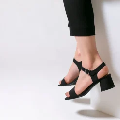 Sandales Melissa noires à petit talon épais