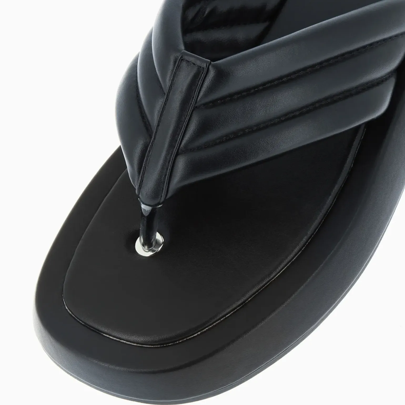 Tongs Inna noires à semelle oversize